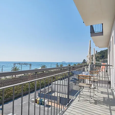 Italianway - Il Faro Apartmán *